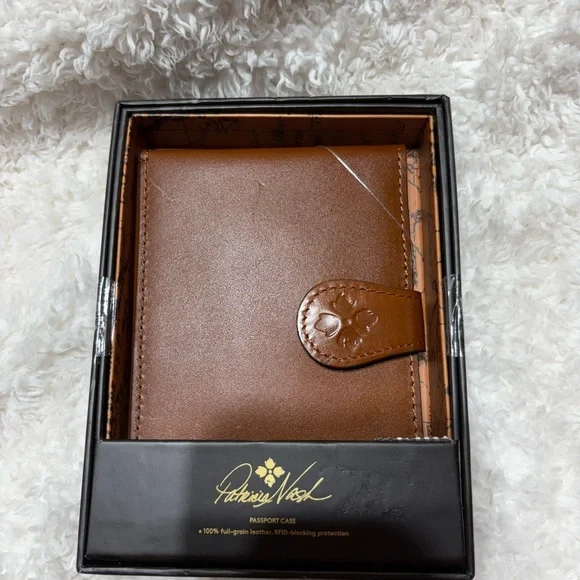 Patricia Nash Tan Leather Passport Holder - Picture 2 of 4